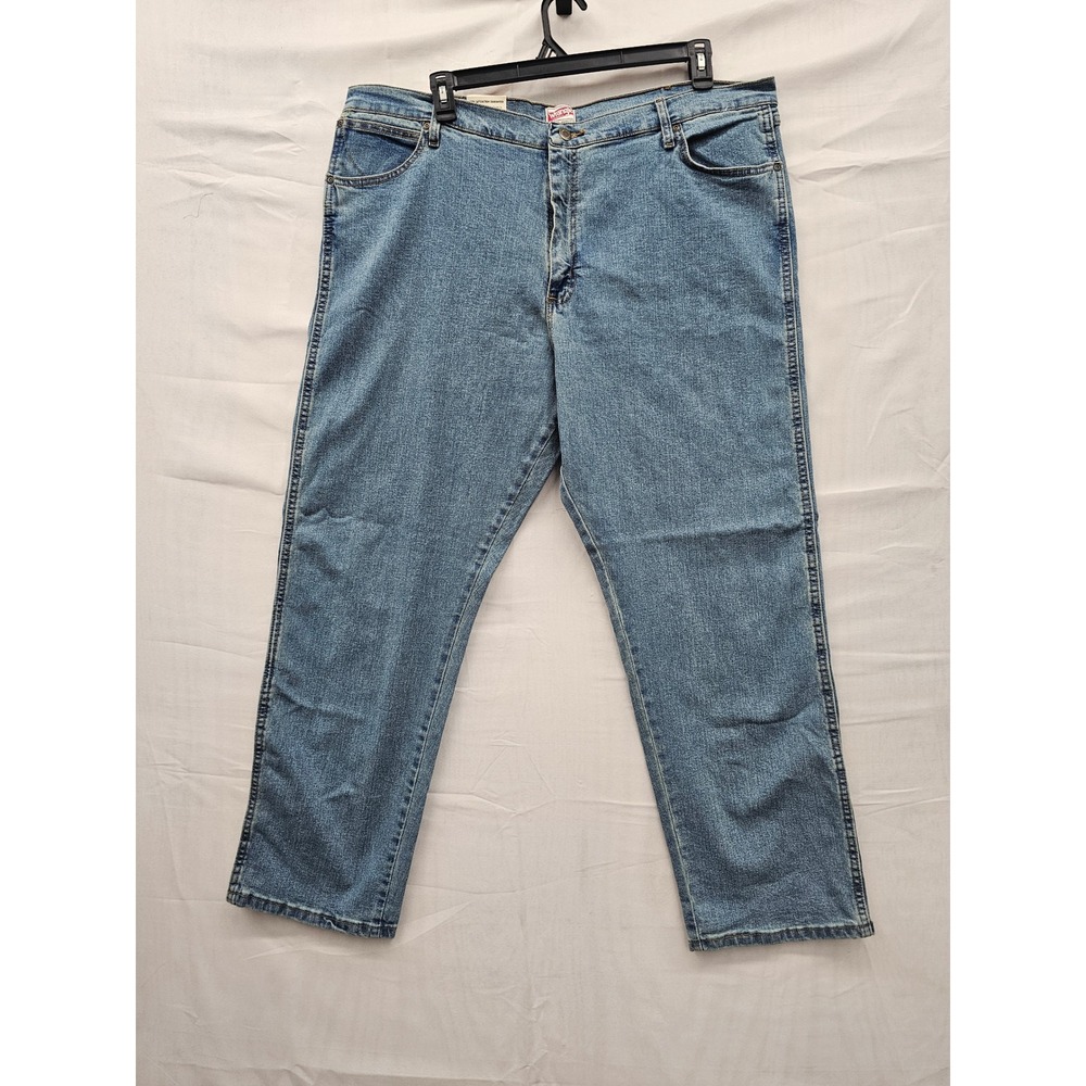 Wrangler Men's Light Blue Relaxed Straight Jeans